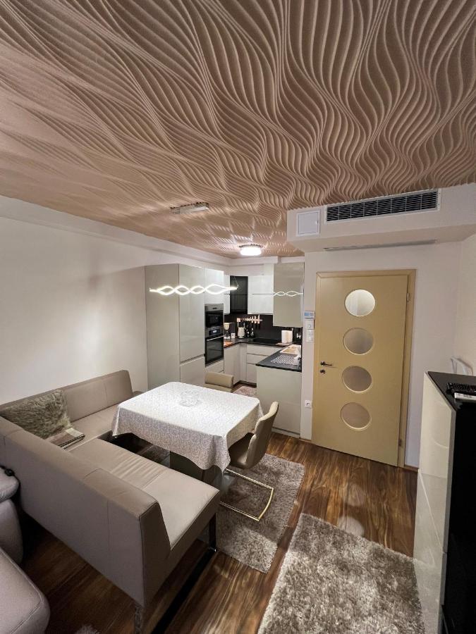 Parizsi Udvar Premium Apartman Διαμέρισμα Ντέμπρετσεν Εξωτερικό φωτογραφία
