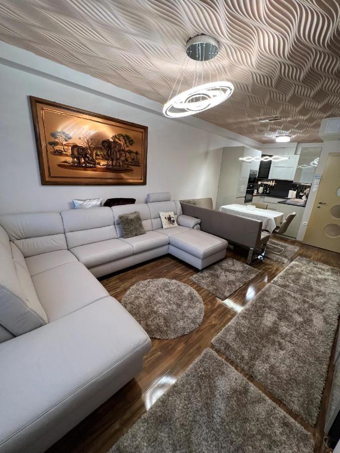 Parizsi Udvar Premium Apartman Διαμέρισμα Ντέμπρετσεν Εξωτερικό φωτογραφία