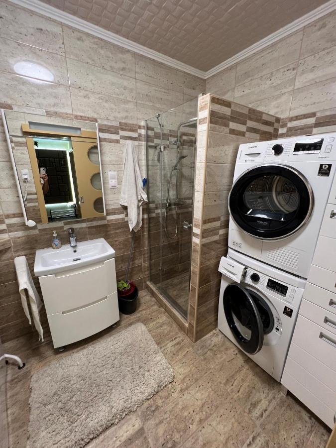 Parizsi Udvar Premium Apartman Διαμέρισμα Ντέμπρετσεν Εξωτερικό φωτογραφία